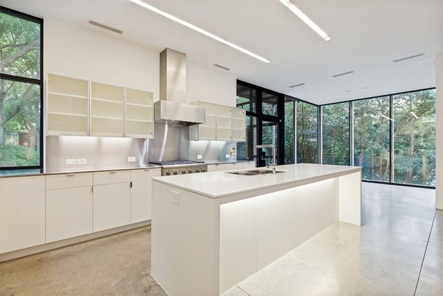 1810 Bermuda Street, Dallas, TX 75214