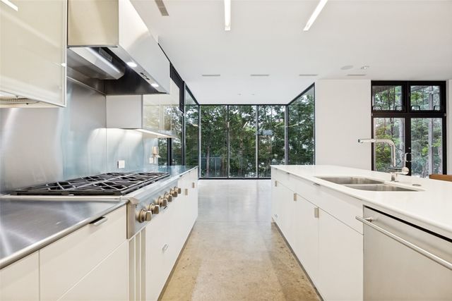 1810 Bermuda Street, Dallas, TX 75214