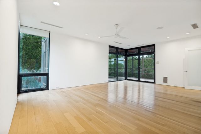 1810 Bermuda Street, Dallas, TX 75214