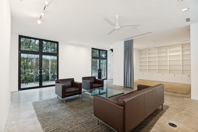 1810 Bermuda Street, Dallas, TX 75214