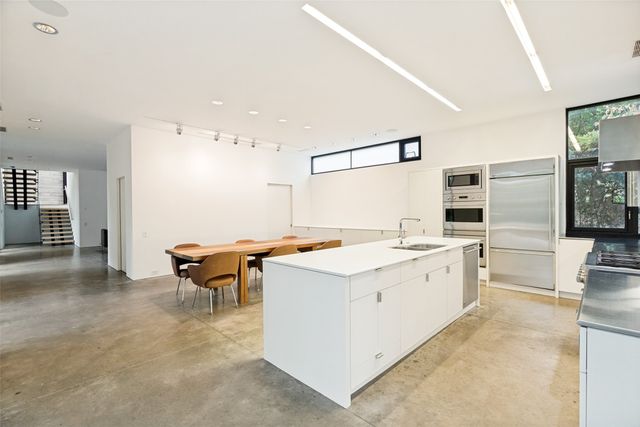 1810 Bermuda Street, Dallas, TX 75214