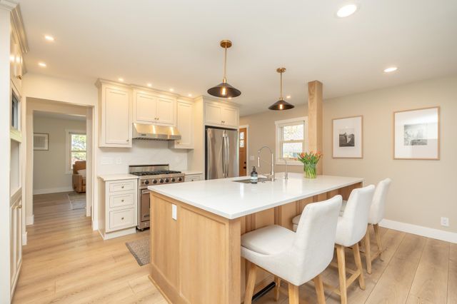 5904 Oaklawn Avenue, Edina, MN 55424