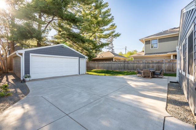 5904 Oaklawn Avenue, Edina, MN 55424