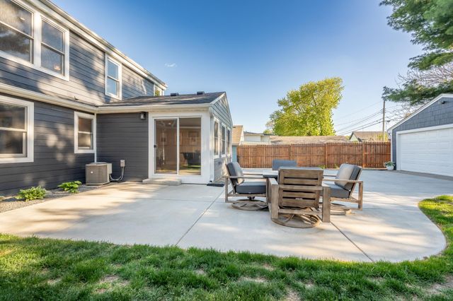 5904 Oaklawn Avenue, Edina, MN 55424
