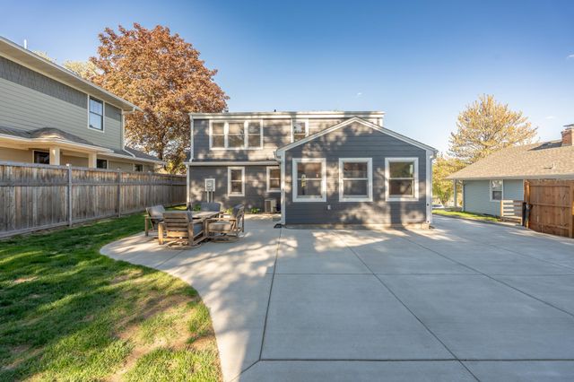 5904 Oaklawn Avenue, Edina, MN 55424