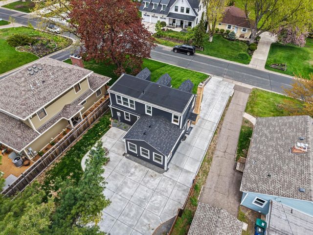 5904 Oaklawn Avenue, Edina, MN 55424