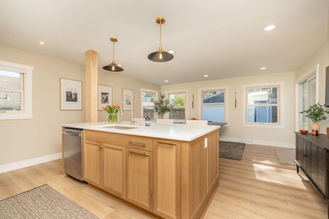 5904 Oaklawn Avenue, Edina, MN 55424