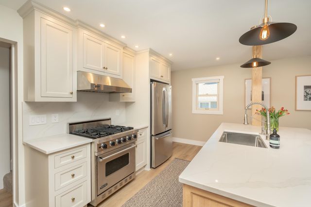 5904 Oaklawn Avenue, Edina, MN 55424