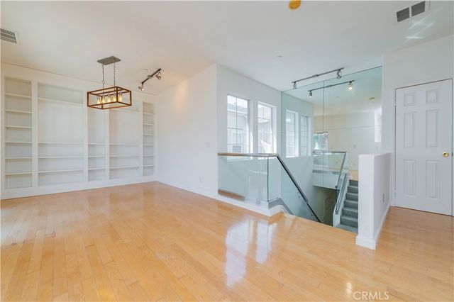 7353 Ellena W 3, Rancho Cucamonga, CA 91730