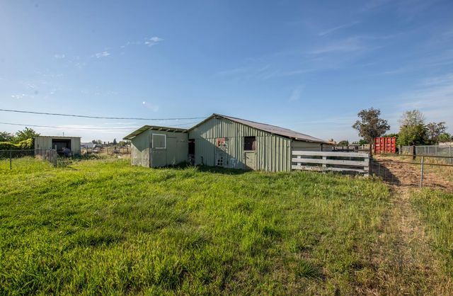 28841 Avenue 13, Madera, CA 93638