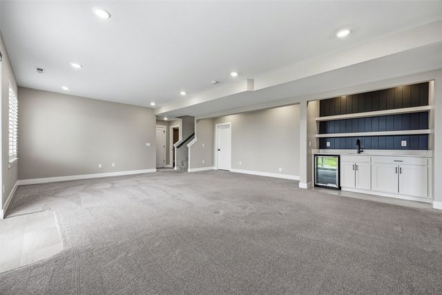 306 Dogwood Lane, Tiffin, IA 52340