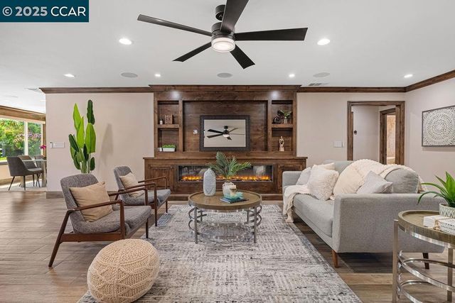 221 El Sobrante Dr, Danville, CA 94526