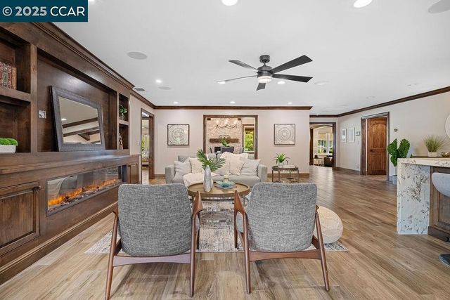 221 El Sobrante Dr, Danville, CA 94526