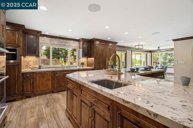 221 El Sobrante Dr, Danville, CA 94526