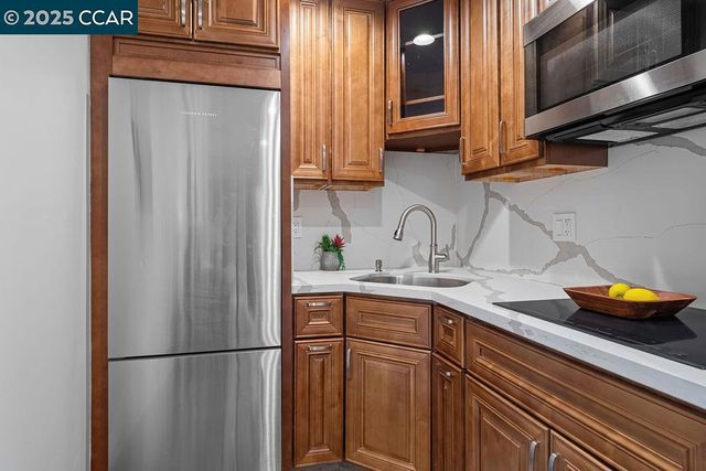 221 El Sobrante Dr, Danville, CA 94526