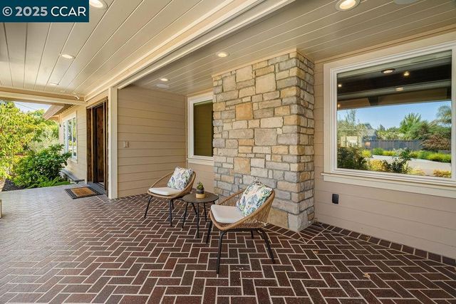 221 El Sobrante Dr, Danville, CA 94526