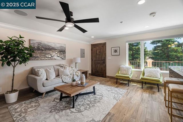 221 El Sobrante Dr, Danville, CA 94526