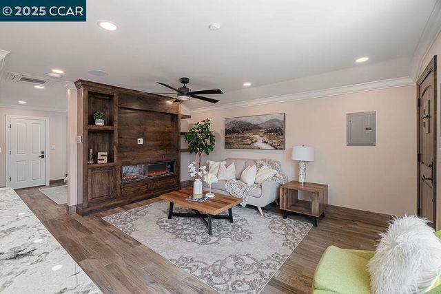 221 El Sobrante Dr, Danville, CA 94526