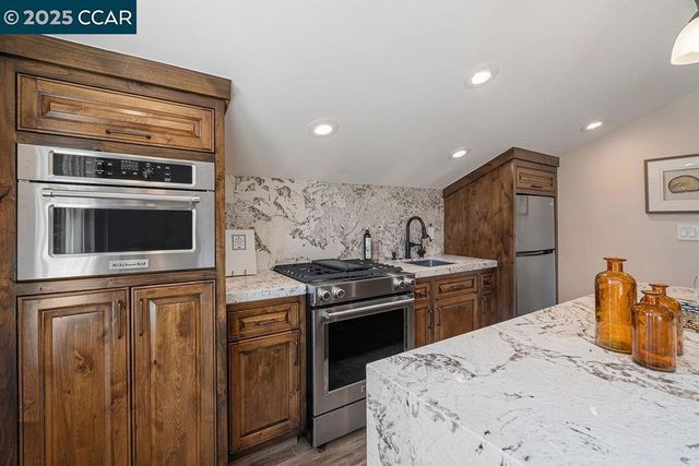 221 El Sobrante Dr, Danville, CA 94526