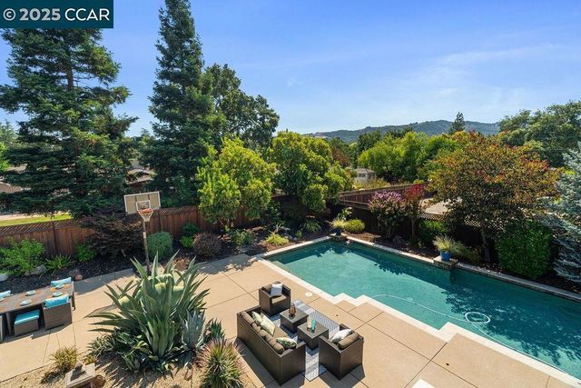 221 El Sobrante Dr, Danville, CA 94526