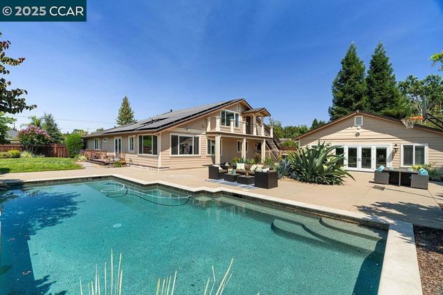 221 El Sobrante Dr, Danville, CA 94526