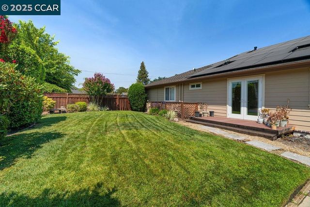 221 El Sobrante Dr, Danville, CA 94526