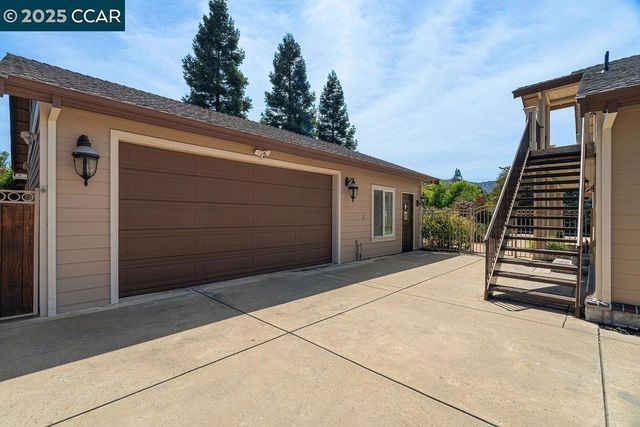 221 El Sobrante Dr, Danville, CA 94526