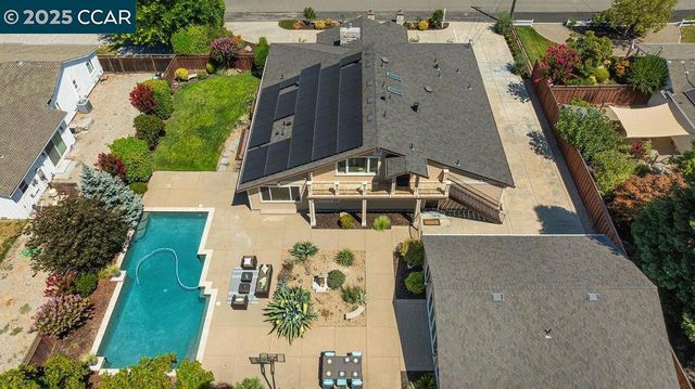 221 El Sobrante Dr, Danville, CA 94526