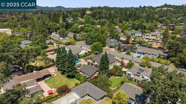 221 El Sobrante Dr, Danville, CA 94526