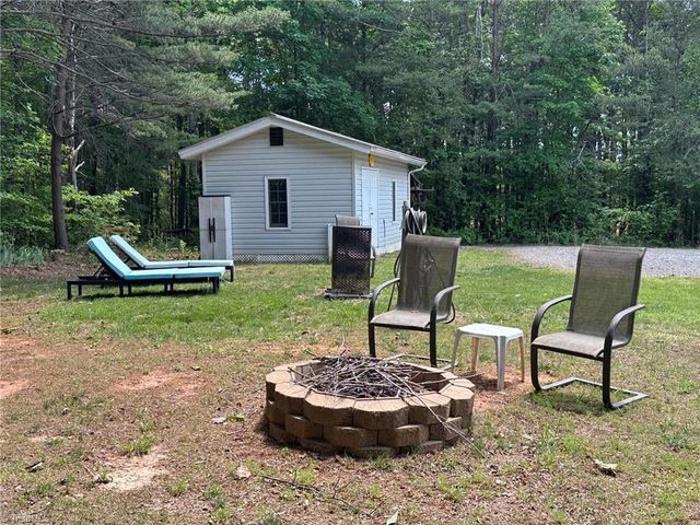 186 Fisher Valley Road, Dobson, NC 27017
