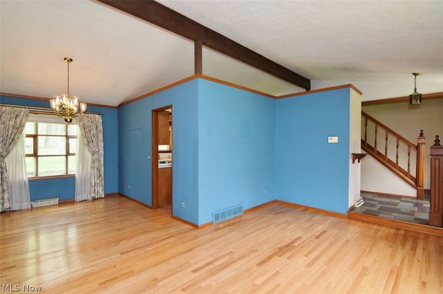 6977 Springledge Road, Sagamore Hills, OH 44067