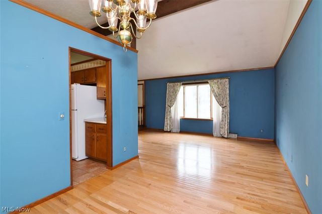 6977 Springledge Road, Sagamore Hills, OH 44067