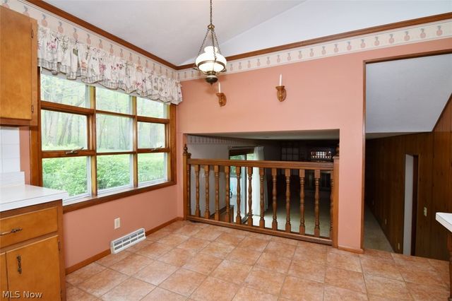 6977 Springledge Road, Sagamore Hills, OH 44067