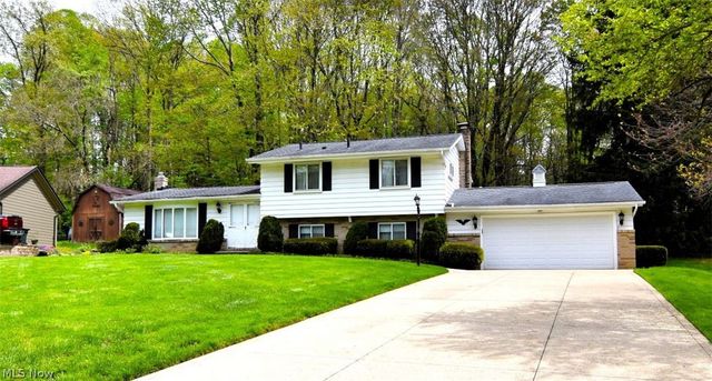 6977 Springledge Road, Sagamore Hills, OH 44067