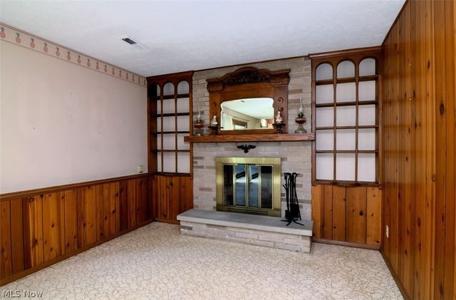 6977 Springledge Road, Sagamore Hills, OH 44067
