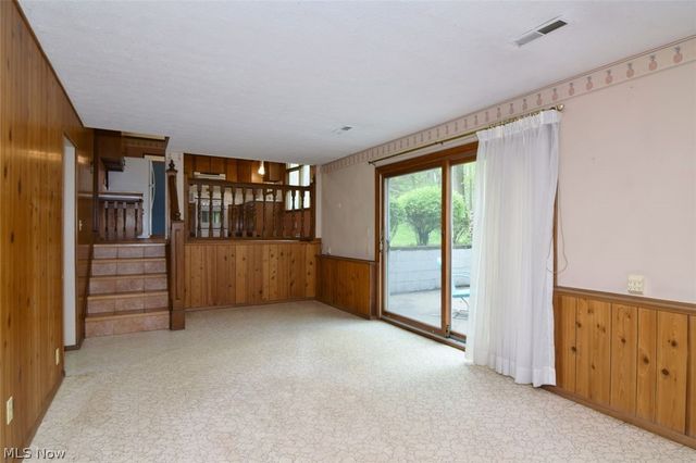 6977 Springledge Road, Sagamore Hills, OH 44067