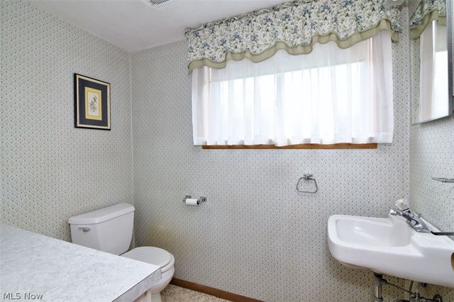6977 Springledge Road, Sagamore Hills, OH 44067