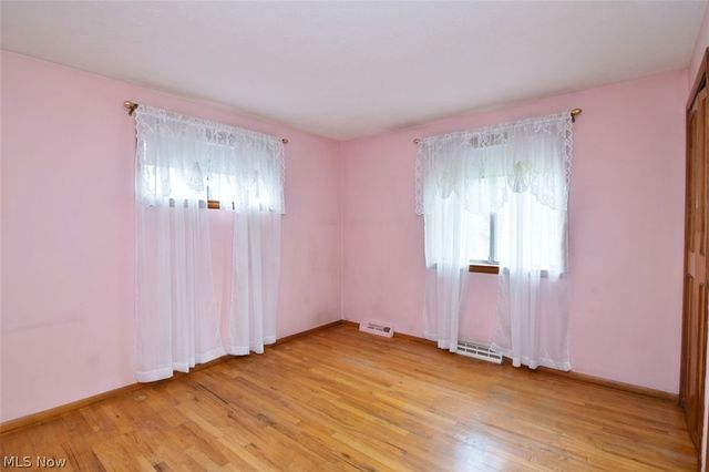 6977 Springledge Road, Sagamore Hills, OH 44067