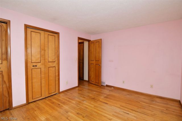 6977 Springledge Road, Sagamore Hills, OH 44067
