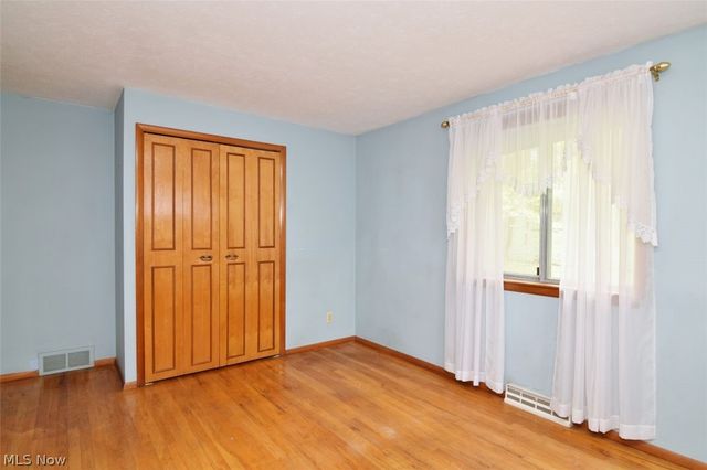 6977 Springledge Road, Sagamore Hills, OH 44067