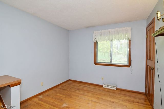 6977 Springledge Road, Sagamore Hills, OH 44067