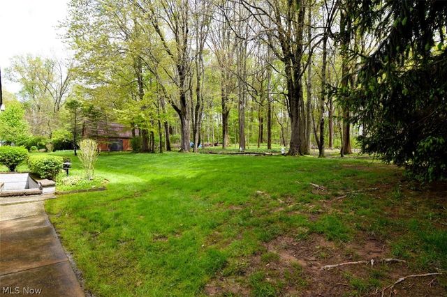6977 Springledge Road, Sagamore Hills, OH 44067