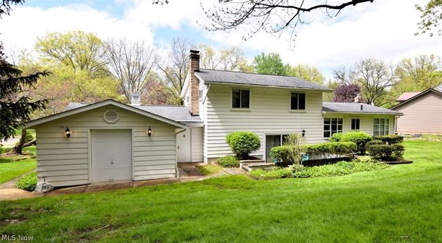 6977 Springledge Road, Sagamore Hills, OH 44067