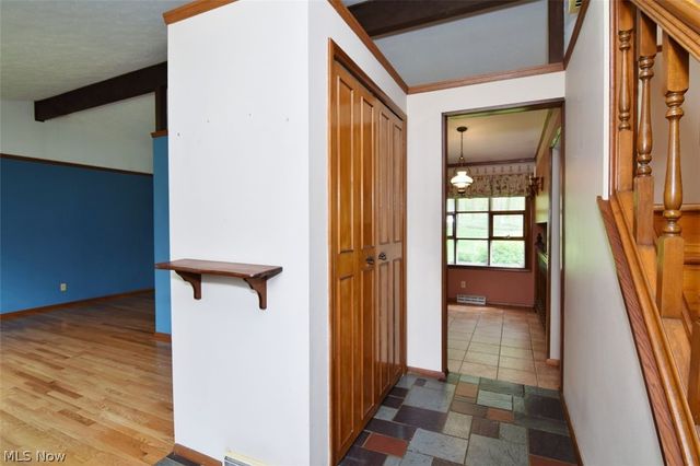 6977 Springledge Road, Sagamore Hills, OH 44067