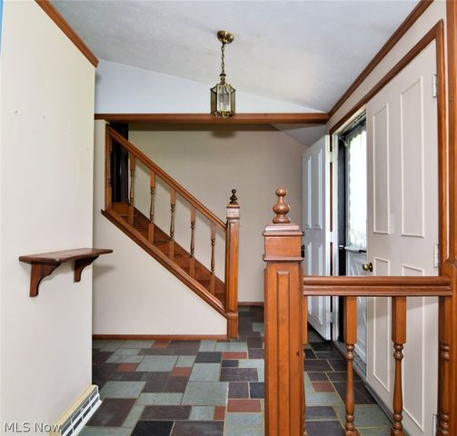 6977 Springledge Road, Sagamore Hills, OH 44067