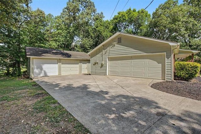 611 Calloway Drive, Rockmart, GA 30153