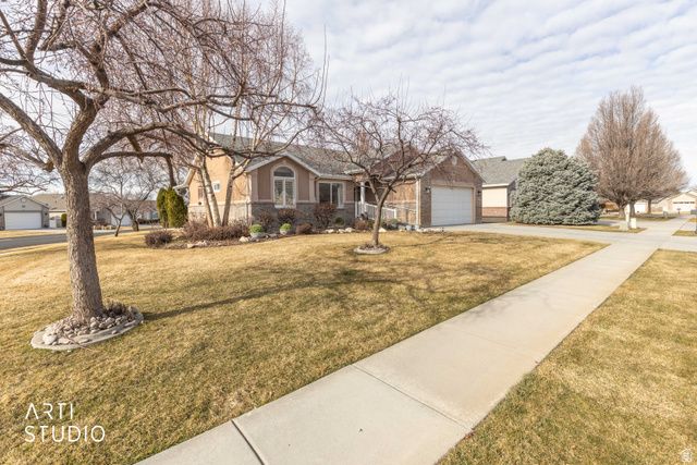 571 E 2250 N, North Ogden, UT 84414