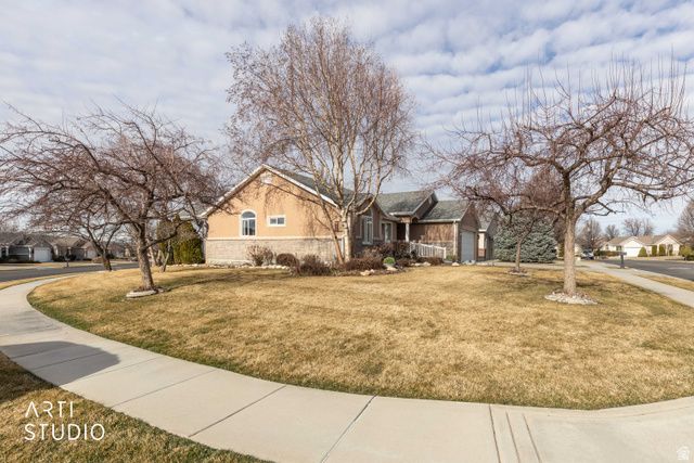 571 E 2250 N, North Ogden, UT 84414