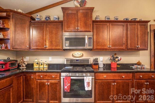 1600 Black Oak Drive, Sapphire, NC 28774