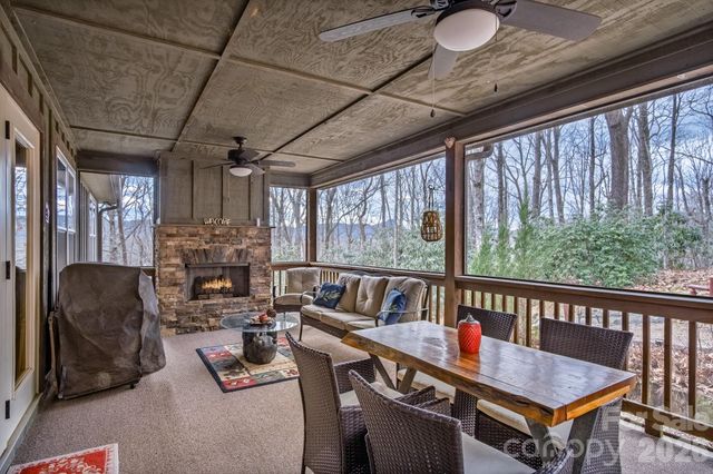 1600 Black Oak Drive, Sapphire, NC 28774